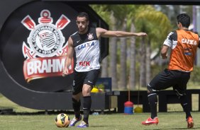 Durante o durante o treino desta manh no CT Joaquim Grava, no Parque Ecolgico do Tiete. O prximo jogo da equipe ser amanh, domingo, dia 17/11, contra o Vasco/RJ, no estdio do Pacaembu, vlido pela 35 rodada do Campeonato Brasileiro de 2013