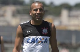 Durante o durante o treino desta manh no CT Joaquim Grava, no Parque Ecolgico do Tiete. O prximo jogo da equipe ser amanh, domingo, dia 17/11, contra o Vasco/RJ, no estdio do Pacaembu, vlido pela 35 rodada do Campeonato Brasileiro de 2013