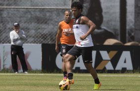 Durante o durante o treino desta manh no CT Joaquim Grava, no Parque Ecolgico do Tiete. O prximo jogo da equipe ser amanh, domingo, dia 17/11, contra o Vasco/RJ, no estdio do Pacaembu, vlido pela 35 rodada do Campeonato Brasileiro de 2013