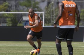 Durante o durante o treino desta manh no CT Joaquim Grava, no Parque Ecolgico do Tiete. O prximo jogo da equipe ser amanh, domingo, dia 17/11, contra o Vasco/RJ, no estdio do Pacaembu, vlido pela 35 rodada do Campeonato Brasileiro de 2013