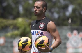 Durante o durante o treino desta manh no CT Joaquim Grava, no Parque Ecolgico do Tiete. O prximo jogo da equipe ser amanh, domingo, dia 17/11, contra o Vasco/RJ, no estdio do Pacaembu, vlido pela 35 rodada do Campeonato Brasileiro de 2013