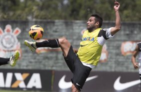 Durante o treino desta manh no CT Joaquim Grava, no Parque Ecolgico do Tiete. O prximo jogo da equipe ser domingo, dia 24/11, contra o Flamengo, no estdio do Maracan, vlido pela 36 rodada do Campeonato Brasileiro de 2013