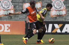 Durante o treino desta manh no CT Joaquim Grava, no Parque Ecolgico do Tiete. O prximo jogo da equipe ser domingo, dia 24/11, contra o Flamengo, no estdio do Maracan, vlido pela 36 rodada do Campeonato Brasileiro de 2013