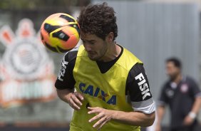 Durante o treino desta manh no CT Joaquim Grava, no Parque Ecolgico do Tiete. O prximo jogo da equipe ser domingo, dia 24/11, contra o Flamengo, no estdio do Maracan, vlido pela 36 rodada do Campeonato Brasileiro de 2013