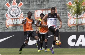 Durante o treino desta manh no CT Joaquim Grava, no Parque Ecolgico do Tiete. O prximo jogo da equipe ser domingo, dia 24/11, contra o Flamengo, no estdio do Maracan, vlido pela 36 rodada do Campeonato Brasileiro de 2013