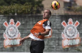 Durante o treino desta manh no CT Joaquim Grava, no Parque Ecolgico do Tiete. O prximo jogo da equipe ser domingo, dia 24/11, contra o Flamengo, no estdio do Maracan, vlido pela 36 rodada do Campeonato Brasileiro de 2013