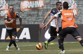 Durante o treino desta manh no CT Joaquim Grava, no Parque Ecolgico do Tiete. O prximo jogo da equipe ser domingo, dia 24/11, contra o Flamengo, no estdio do Maracan, vlido pela 36 rodada do Campeonato Brasileiro de 2013