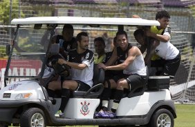 Durante o treino desta manh no CT Joaquim Grava, no Parque Ecolgico do Tiete. O prximo jogo da equipe ser domingo, dia 24/11, contra o Flamengo, no estdio do Maracan, vlido pela 36 rodada do Campeonato Brasileiro de 2013