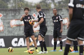 Durante o treino desta tarde no CT Joaquim Grava, no Parque Ecológico do Tiete. O próximo jogo da equipe será domingo, dia 24/11, contra o Flamengo, no estádio do Maracanã, válido pela 36ª rodada do Campeonato Brasileiro de 2013