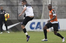 Durante o treino desta manh no CT Joaquim Grava, no Parque Ecolgico do Tiete. O prximo jogo da equipe ser amanh, domingo, dia 24/11, contra o Flamengo, no estdio do Maracan, vlido pela 36 rodada do Campeonato Brasileiro de 2013