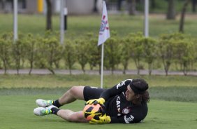 Durante o treino desta manh no CT Joaquim Grava, no Parque Ecolgico do Tiete. O prximo jogo da equipe ser amanh, domingo, dia 24/11, contra o Flamengo, no estdio do Maracan, vlido pela 36 rodada do Campeonato Brasileiro de 2013