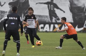 Durante o treino desta manh no CT Joaquim Grava, no Parque Ecolgico do Tiete. O prximo jogo da equipe ser amanh, domingo, dia 24/11, contra o Flamengo, no estdio do Maracan, vlido pela 36 rodada do Campeonato Brasileiro de 2013