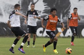 Durante o treino desta manh no CT Joaquim Grava, no Parque Ecolgico do Tiete. O prximo jogo da equipe ser amanh, domingo, dia 24/11, contra o Flamengo, no estdio do Maracan, vlido pela 36 rodada do Campeonato Brasileiro de 2013