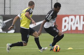 Durante o treino desta manh no CT Joaquim Grava, no Parque Ecolgico do Tiete. O prximo jogo da equipe ser sbado, dia 30/11, contra o Internacional/RS, no estdio do Maracan, vlido pela 37 rodada do Campeonato Brasileiro de 2013