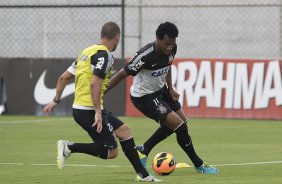 Durante o treino desta manh no CT Joaquim Grava, no Parque Ecolgico do Tiete. O prximo jogo da equipe ser sbado, dia 30/11, contra o Internacional/RS, no estdio do Maracan, vlido pela 37 rodada do Campeonato Brasileiro de 2013