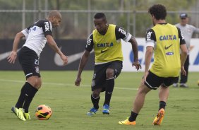 Durante o treino desta manh no CT Joaquim Grava, no Parque Ecolgico do Tiete. O prximo jogo da equipe ser sbado, dia 30/11, contra o Internacional/RS, no estdio do Maracan, vlido pela 37 rodada do Campeonato Brasileiro de 2013