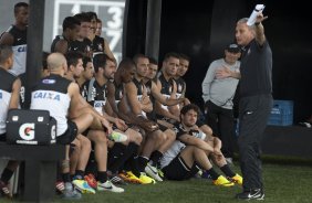 Durante o treino desta tarde no CT Joaquim Grava, no Parque Ecolgico do Tiete. O prximo jogo da equipe ser sbado, dia 30/11, contra o Internacional/RS, no estdio do Maracan, vlido pela 37 rodada do Campeonato Brasileiro de 2013