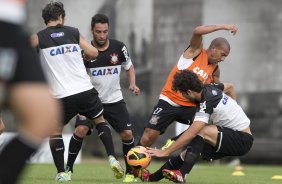 Durante o treino desta tarde no CT Joaquim Grava, no Parque Ecológico do Tiete. O próximo jogo da equipe será sábado, dia 30/11, contra o Internacional/RS, no estádio do Maracanã, válido pela 37ª rodada do Campeonato Brasileiro de 2013