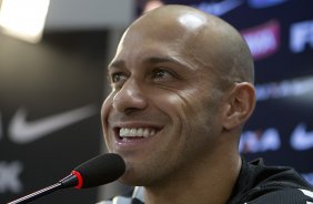 O capitao Alessandro anincia sua aposentadoria após o treino desta tarde no CT Joaquim Grava, no Parque Ecológico do Tiete. O próximo jogo da equipe será sábado, dia 30/11, contra o Internacional/RS, no estádio do Maracanã, válido pela 37ª rodada do Campeonato Brasileiro de 2013