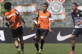 Durante o treino desta manh no CT Joaquim Grava, no Parque Ecolgico do Tiete. O prximo jogo da equipe ser sbado, dia 07/12, contra o Nautico/PE, na Arena Pernambuco, vlido pela 38 rodada do Campeonato Brasileiro de 2013