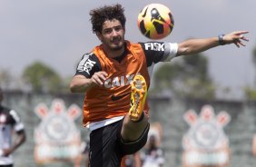 Durante o treino desta manh no CT Joaquim Grava, no Parque Ecolgico do Tiete. O prximo jogo da equipe ser sbado, dia 07/12, contra o Nautico/PE, na Arena Pernambuco, vlido pela 38 rodada do Campeonato Brasileiro de 2013