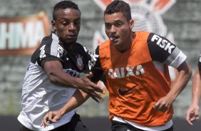 Durante o treino desta manh no CT Joaquim Grava, no Parque Ecolgico do Tiete. O prximo jogo da equipe ser sbado, dia 07/12, contra o Nautico/PE, na Arena Pernambuco, vlido pela 38 rodada do Campeonato Brasileiro de 2013