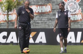 Durante o treino desta manh no CT Joaquim Grava, no Parque Ecolgico do Tiete. O prximo jogo da equipe ser sbado, dia 07/12, contra o Nautico/PE, na Arena Pernambuco, vlido pela 38 rodada do Campeonato Brasileiro de 2013