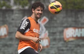 Durante o treino desta manh no CT Joaquim Grava, no Parque Ecolgico do Tiete. O prximo jogo da equipe ser sbado, dia 07/12, contra o Nautico/PE, na Arena Pernambuco, vlido pela 38 rodada do Campeonato Brasileiro de 2013