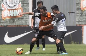 Durante o treino desta manh no CT Joaquim Grava, no Parque Ecolgico do Tiete. O prximo jogo da equipe ser sbado, dia 07/12, contra o Nautico/PE, na Arena Pernambuco, vlido pela 38 rodada do Campeonato Brasileiro de 2013