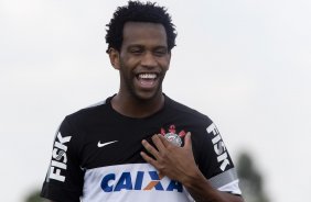 Durante o treino desta manh no CT Joaquim Grava, no Parque Ecolgico do Tiete. O prximo jogo da equipe ser sbado, dia 07/12, contra o Nautico/PE, na Arena Pernambuco, vlido pela 38 rodada do Campeonato Brasileiro de 2013