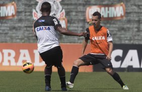 Durante o treino desta manh no CT Joaquim Grava, no Parque Ecolgico do Tiete. O prximo jogo da equipe ser sbado, dia 07/12, contra o Nautico/PE, na Arena Pernambuco, vlido pela 38 rodada do Campeonato Brasileiro de 2013