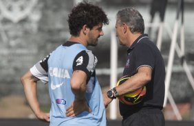 Durante o treino desta tarde no CT Joaquim Grava, no Parque Ecolgico do Tiete. O prximo jogo da equipe ser sbado, dia 07/12, contra o Nautico/PE, na Arena Pernambuco, vlido pela 38 rodada do Campeonato Brasileiro de 2013