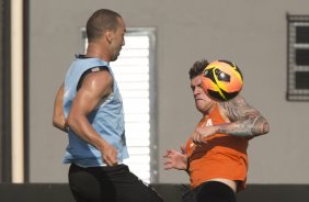 Durante o treino desta tarde no CT Joaquim Grava, no Parque Ecolgico do Tiete. O prximo jogo da equipe ser sbado, dia 07/12, contra o Nautico/PE, na Arena Pernambuco, vlido pela 38 rodada do Campeonato Brasileiro de 2013