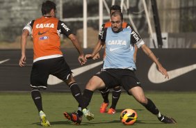 Durante o treino desta tarde no CT Joaquim Grava, no Parque Ecológico do Tiete. O próximo jogo da equipe será sábado, dia 07/12, contra o Nautico/PE, na Arena Pernambuco, válido pela 38ª rodada do Campeonato Brasileiro de 2013