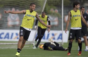 Durante o treino desta tarde no CT Joaquim Grava, no Parque Ecolgico do Tiete. O prximo jogo da equipe ser sbado, dia 07/12, contra o Nautico/PE, na Arena Pernambuco, vlido pela 38 rodada do Campeonato Brasileiro de 2013