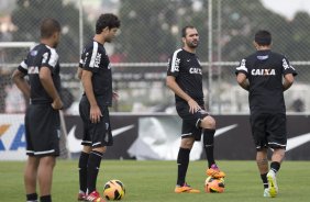 Durante o treino desta manh no CT Joaquim Grava, no Parque Ecolgico do Tiete. O prximo jogo da equipe ser amanh, sbado, dia 07/12, contra o Nautico/PE, na Arena Pernambuco, vlido pela 38 rodada do Campeonato Brasileiro de 2013