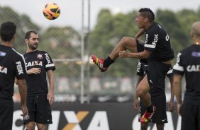 Durante o treino desta manh no CT Joaquim Grava, no Parque Ecolgico do Tiete. O prximo jogo da equipe ser amanh, sbado, dia 07/12, contra o Nautico/PE, na Arena Pernambuco, vlido pela 38 rodada do Campeonato Brasileiro de 2013