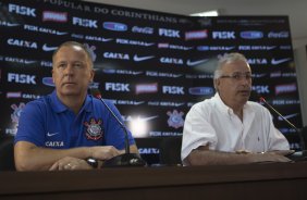 O tcnico Mano Menezes e apresentado a imprensa na reapresentacao do time do Corinthians para o ano de 2014