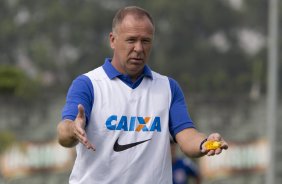 Durante o treino desta manh no CT Joaquim Grava, zona leste de So Paulo. O prximo jogo da equipe ser dia 19/01, contra a Portuguesa, no estdio do Caninde, jogo vlido pela primeira rodada do Campeonato Paulista 2014