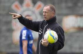 Durante o treino desta tarde no CT Joaquim Grava, zona leste de So Paulo. O prximo jogo da equipe ser amanh, sbado, dia 25/01, contra o So Bernardo, no estdio do Pacaembu, jogo vlido pela terceira rodada do Campeonato Paulista 2014