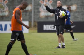 Durante o treino desta tarde no CT Joaquim Grava, zona leste de So Paulo. O prximo jogo da equipe ser amanh, sbado, dia 25/01, contra o So Bernardo, no estdio do Pacaembu, jogo vlido pela terceira rodada do Campeonato Paulista 2014