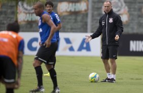 Durante o treino desta tarde no CT Joaquim Grava, zona leste de So Paulo. O prximo jogo da equipe ser amanh, sbado, dia 25/01, contra o So Bernardo, no estdio do Pacaembu, jogo vlido pela terceira rodada do Campeonato Paulista 2014