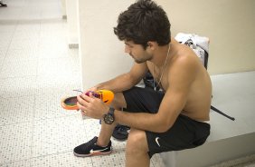Nos vestiários antes da partida entre Corinthians x São Bernardo, realizada esta noite no estádio do Pacaembu, válida pela 3ª rodada do Campeonato Paulista de 2014