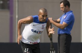 Durante o treino desta tarde no CT Joaquim Grava, zona leste de So Paulo. O prximo jogo da equipe ser domingo, contra a Ponte Preta, no estdio Moiss Lucarelli, em Campinas, jogo vlido pela quinta rodada do Campeonato Paulista 2014