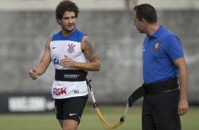 Durante o treino desta tarde no CT Joaquim Grava, zona leste de So Paulo. O prximo jogo da equipe ser domingo, contra a Ponte Preta, no estdio Moiss Lucarelli, em Campinas, jogo vlido pela quinta rodada do Campeonato Paulista 2014