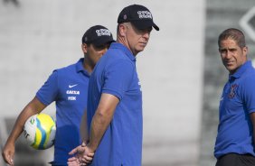 Durante o treino desta tarde no CT Joaquim Grava, zona leste de So Paulo. O prximo jogo da equipe ser domingo, contra a Ponte Preta, no estdio Moiss Lucarelli, em Campinas, jogo vlido pela quinta rodada do Campeonato Paulista 2014