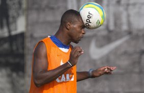 Durante o treino desta tarde no CT Joaquim Grava, zona leste de So Paulo. O prximo jogo da equipe ser domingo, contra a Ponte Preta, no estdio Moiss Lucarelli, em Campinas, jogo vlido pela quinta rodada do Campeonato Paulista 2014