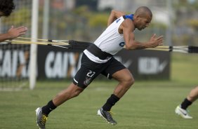 Durante o treino desta tarde no CT Joaquim Grava, zona leste de So Paulo. O prximo jogo da equipe ser domingo, contra a Ponte Preta, no estdio Moiss Lucarelli, em Campinas, jogo vlido pela quinta rodada do Campeonato Paulista 2014