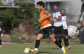Durante o treino desta tarde no CT Joaquim Grava, zona leste de So Paulo. O prximo jogo da equipe ser domingo, contra a Ponte Preta, no estdio Moiss Lucarelli, em Campinas, jogo vlido pela quinta rodada do Campeonato Paulista 2014