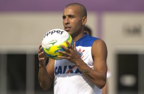 Durante o treino desta tarde no CT Joaquim Grava, zona leste de So Paulo. O prximo jogo da equipe ser domingo, contra a Ponte Preta, no estdio Moiss Lucarelli, em Campinas, jogo vlido pela quinta rodada do Campeonato Paulista 2014